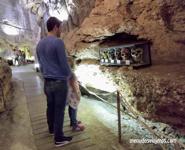 Cueva de las Calaveras 