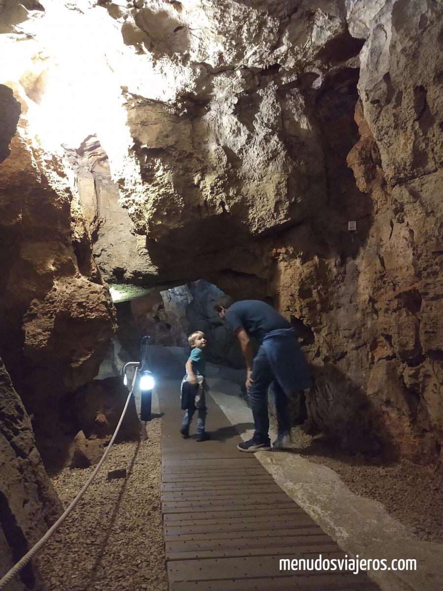 Visitar la cueva de las calaveras con niños